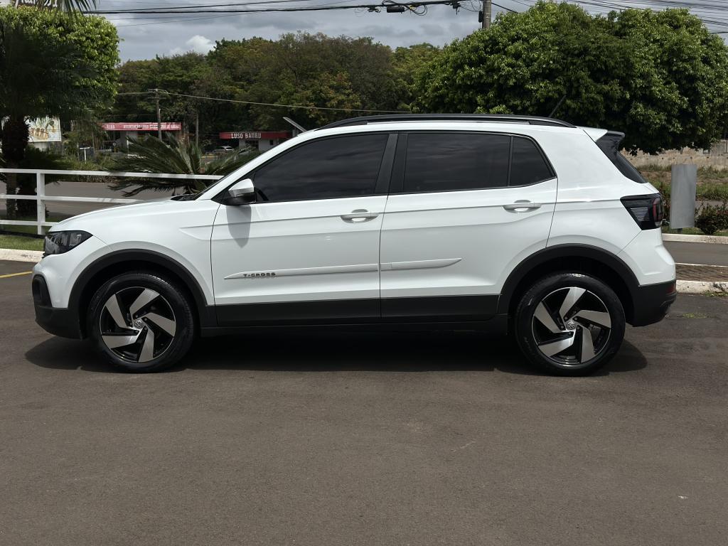 VOLKSWAGEN T-Cross - Foto