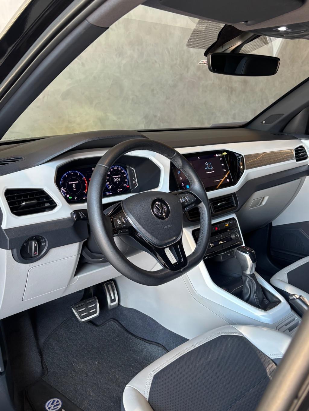 VOLKSWAGEN T-Cross - Foto