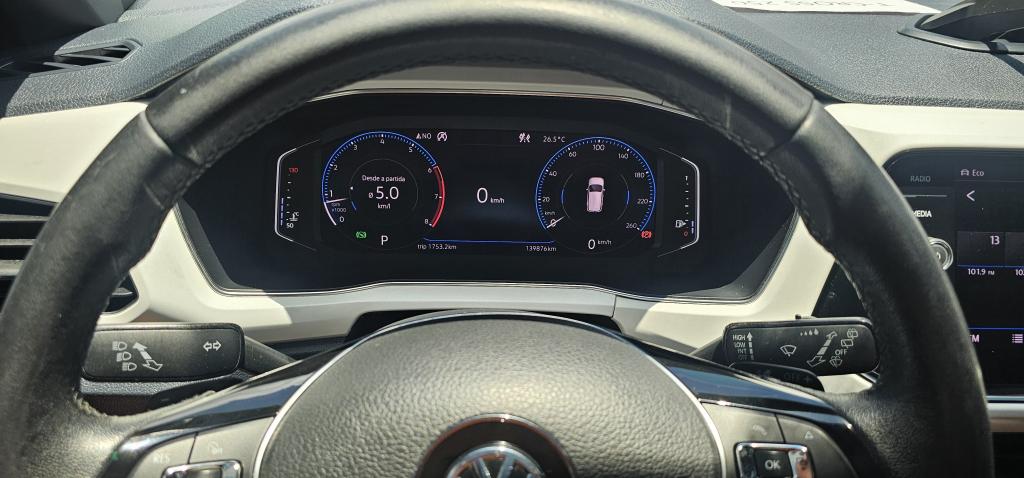VOLKSWAGEN T-Cross - Foto