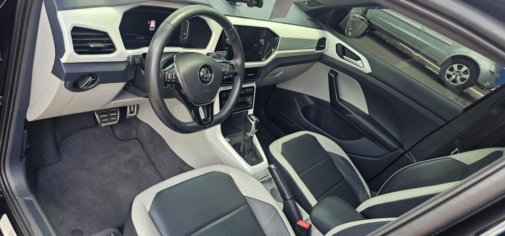 VOLKSWAGEN T-Cross - Foto