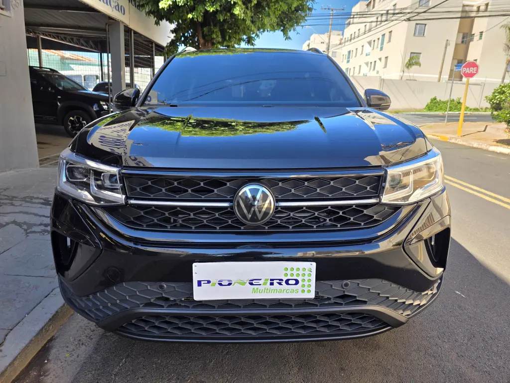 VOLKSWAGEN Taos - Foto