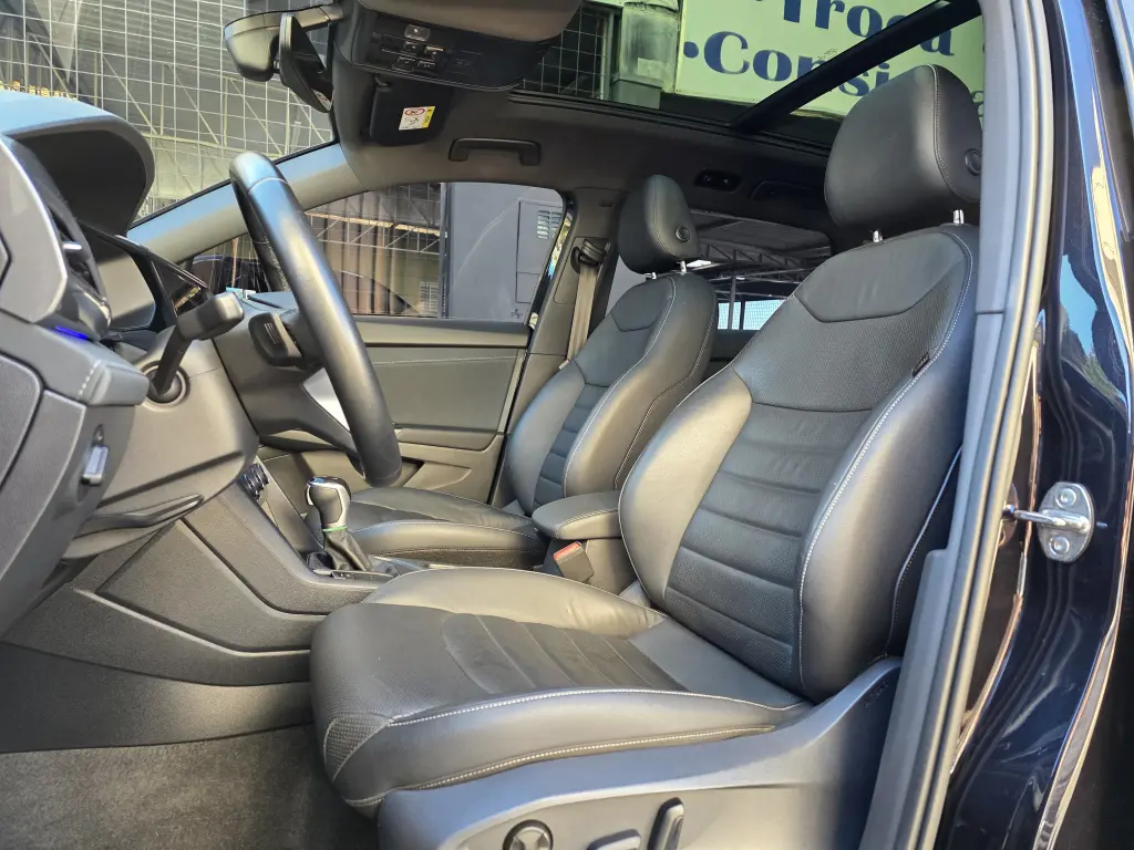 VOLKSWAGEN Taos - Foto