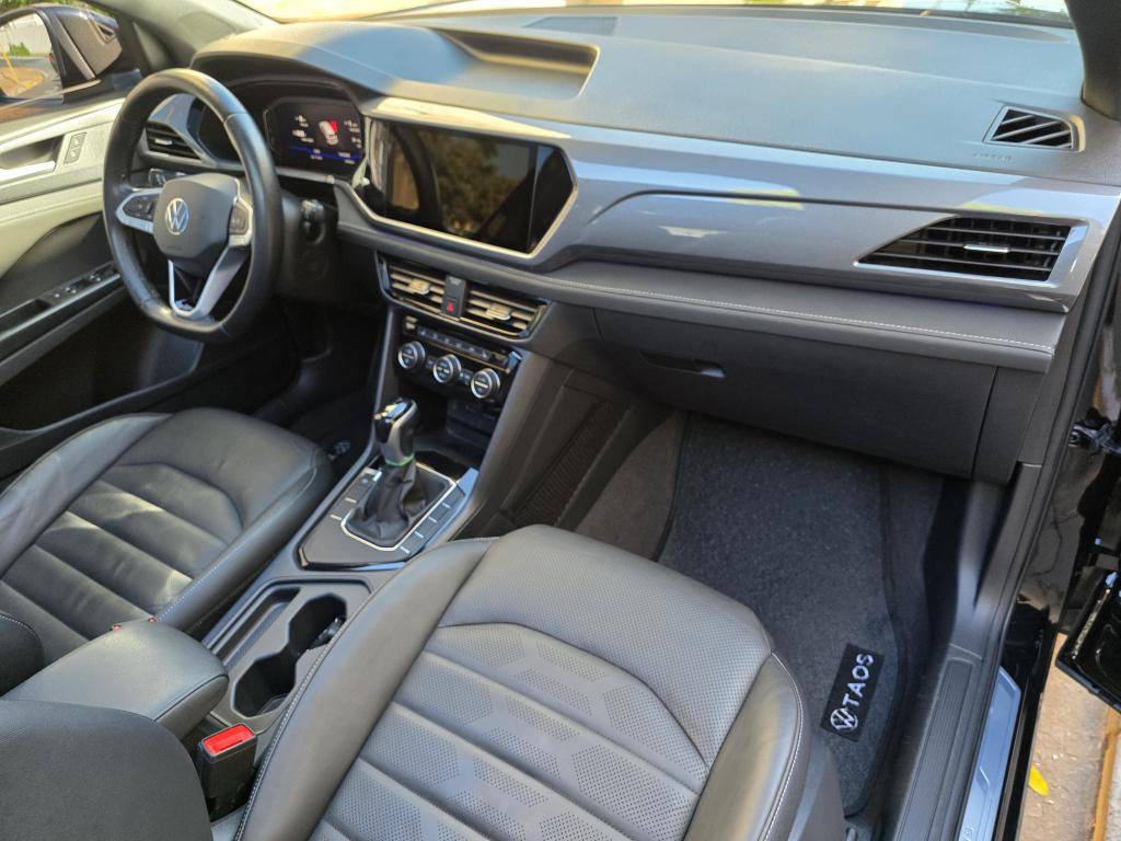 VOLKSWAGEN Taos - Foto
