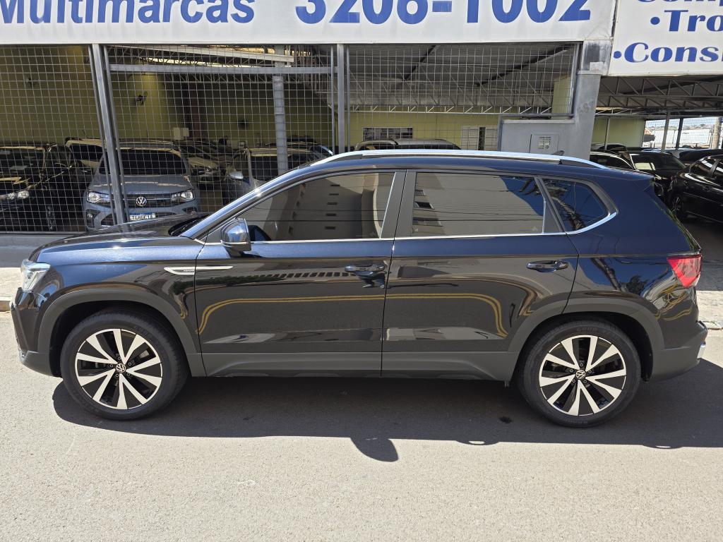 VOLKSWAGEN Taos - Foto