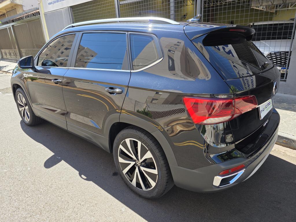 VOLKSWAGEN Taos - Foto