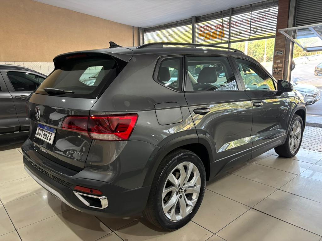 VOLKSWAGEN Taos - Foto