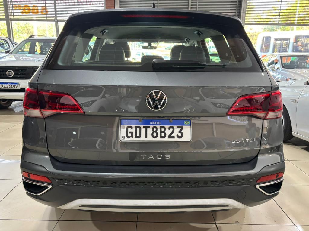 VOLKSWAGEN Taos - Foto