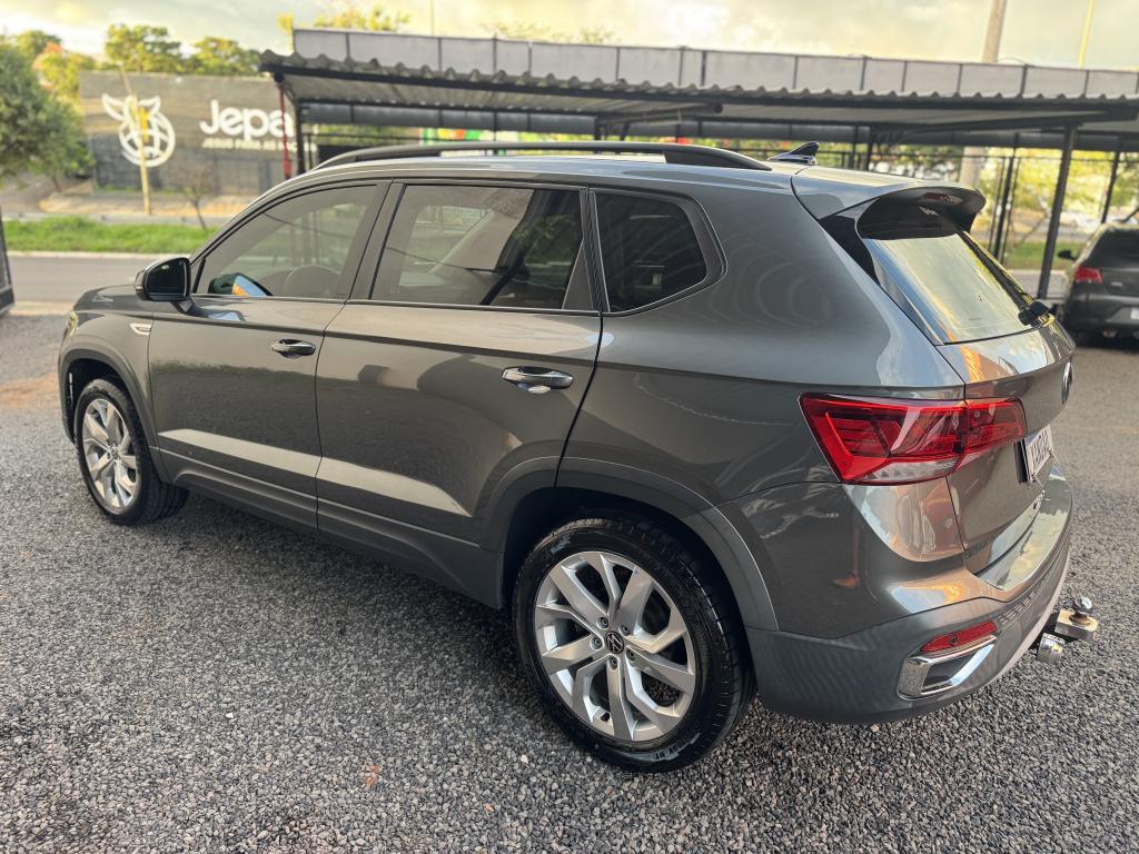 VOLKSWAGEN Taos - Foto