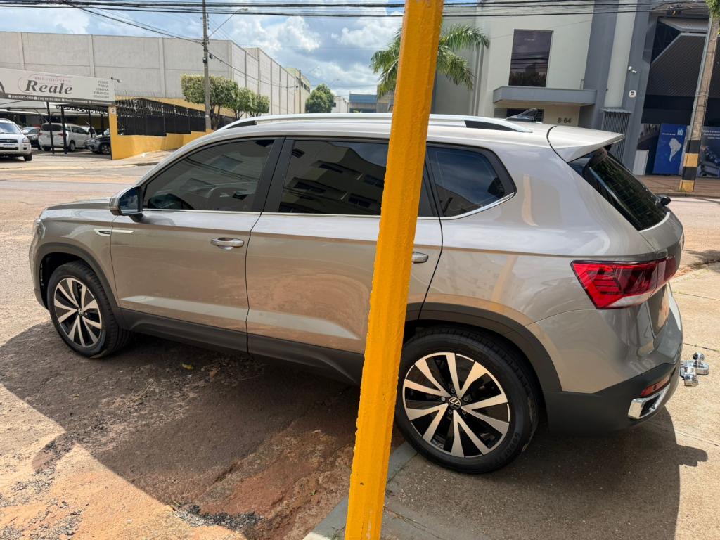 VOLKSWAGEN Taos - Foto