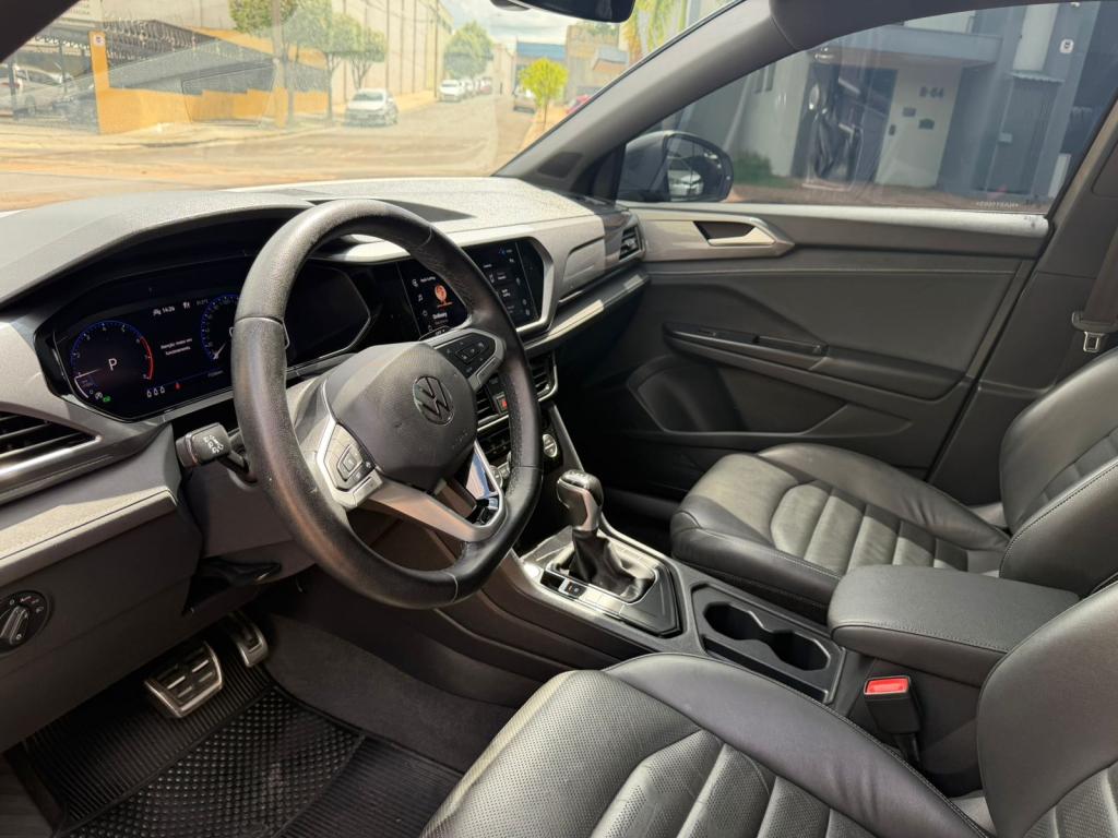 VOLKSWAGEN Taos - Foto