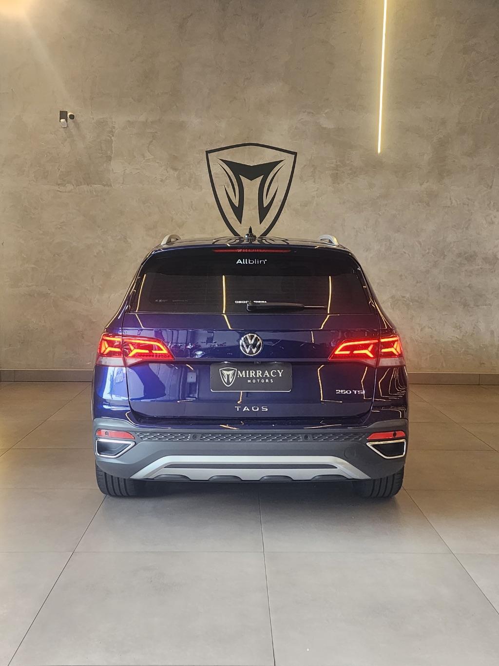 VOLKSWAGEN Taos - Foto