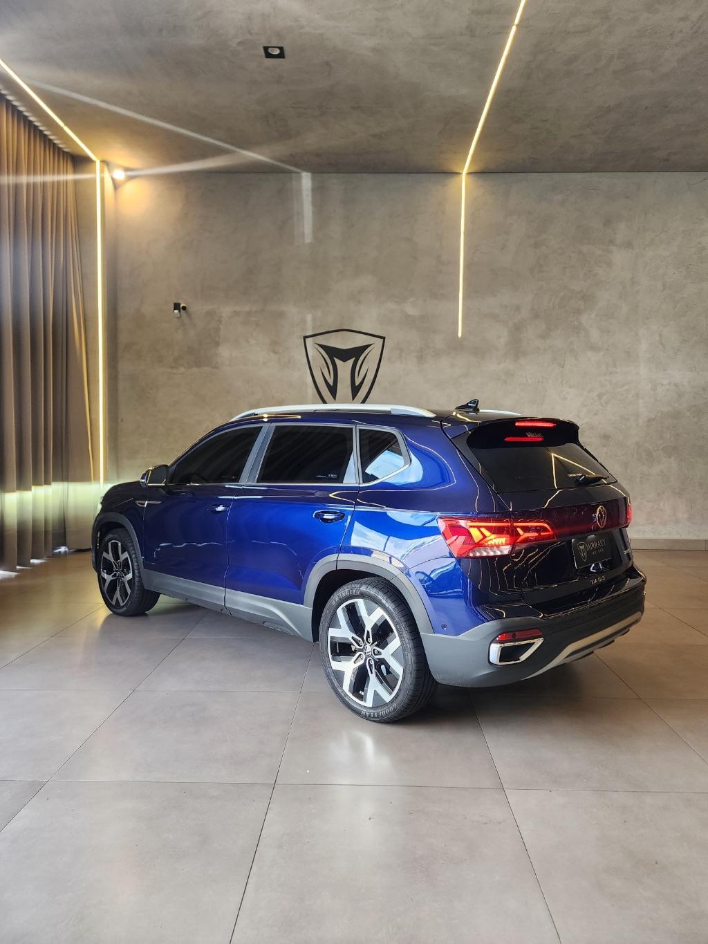 VOLKSWAGEN Taos - Foto