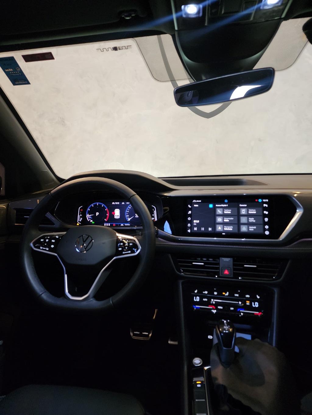 VOLKSWAGEN Taos - Foto