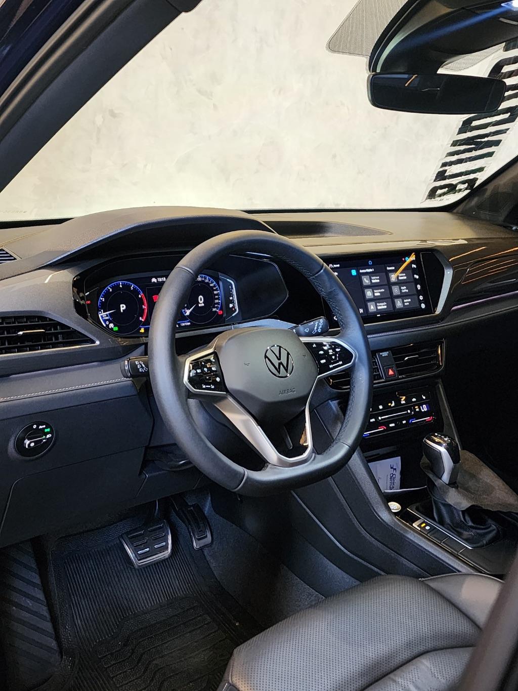 VOLKSWAGEN Taos - Foto