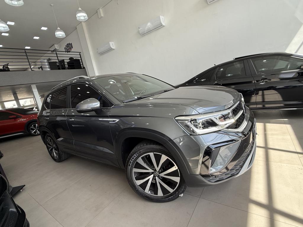 VOLKSWAGEN Taos - Foto