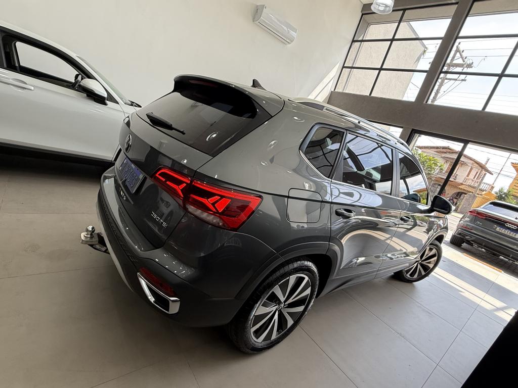 VOLKSWAGEN Taos - Foto