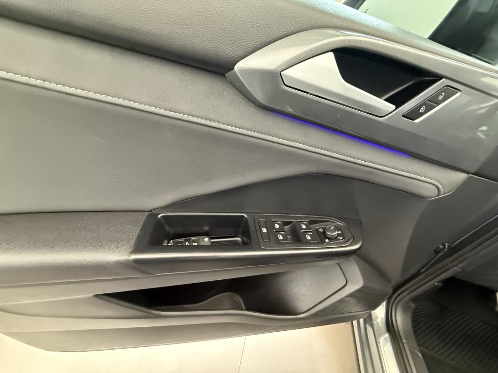 VOLKSWAGEN Taos - Foto