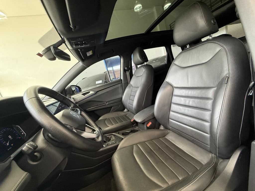 VOLKSWAGEN Taos - Foto