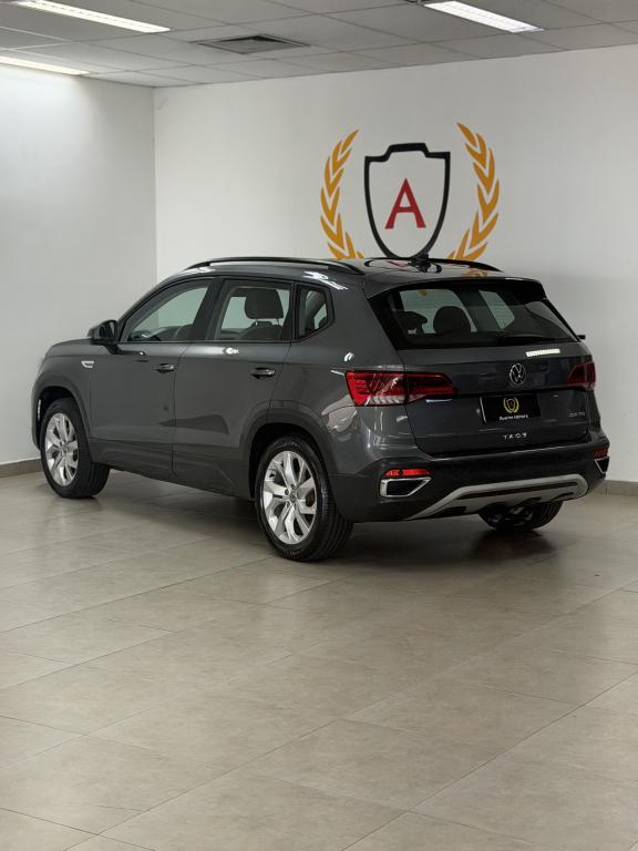 VOLKSWAGEN Taos - Foto