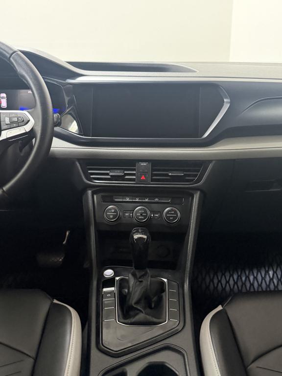 VOLKSWAGEN Taos - Foto