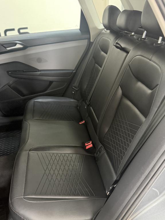 VOLKSWAGEN Taos - Foto