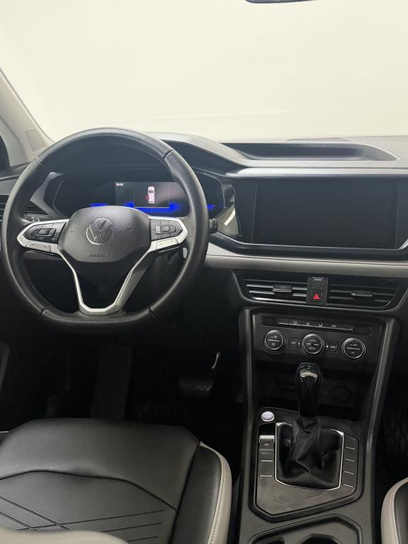 VOLKSWAGEN Taos - Foto