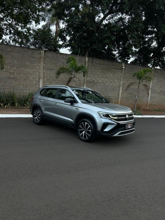 VOLKSWAGEN Taos - Foto