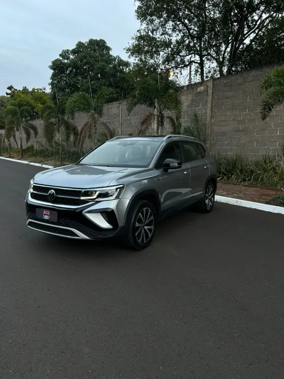 VOLKSWAGEN Taos - Foto
