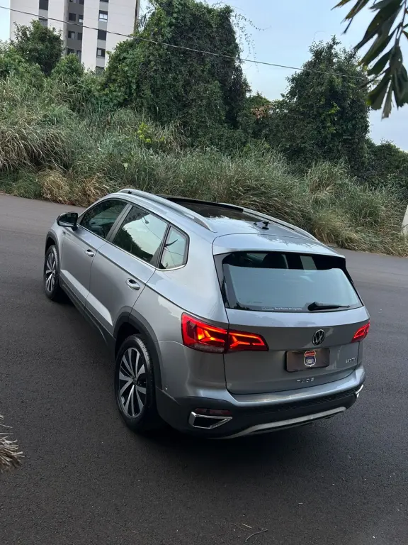 VOLKSWAGEN Taos - Foto