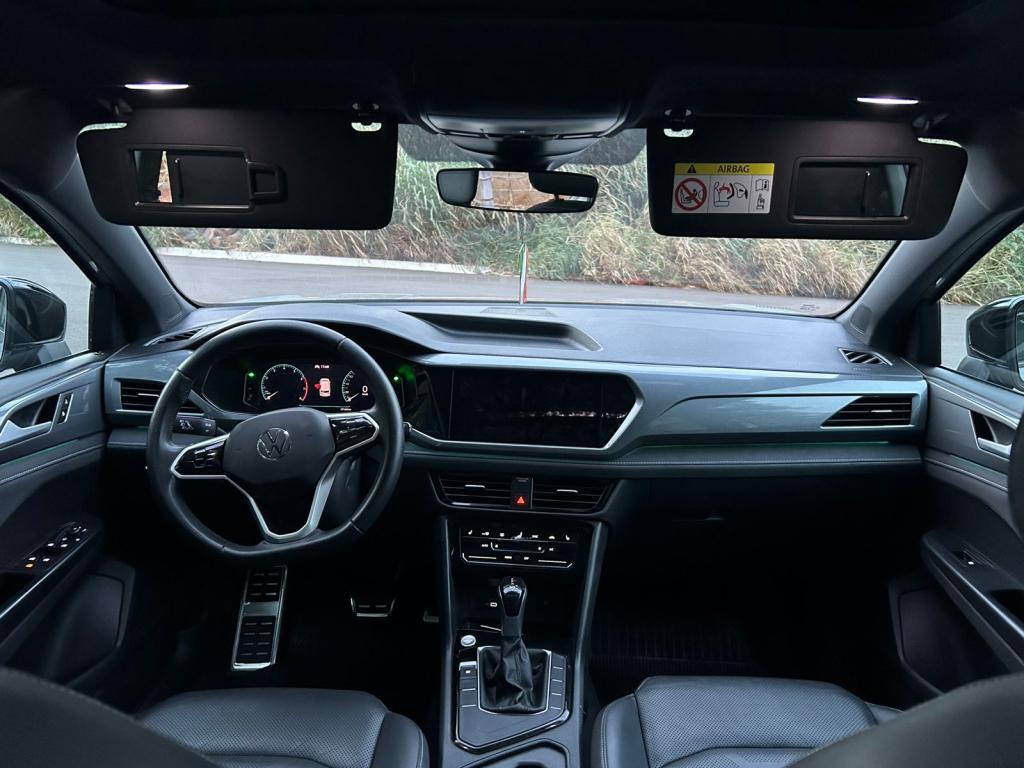 VOLKSWAGEN Taos - Foto