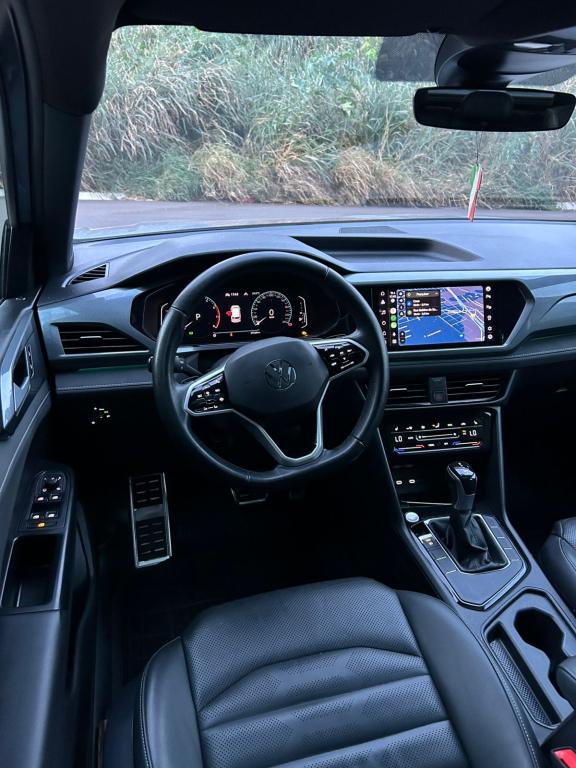 VOLKSWAGEN Taos - Foto