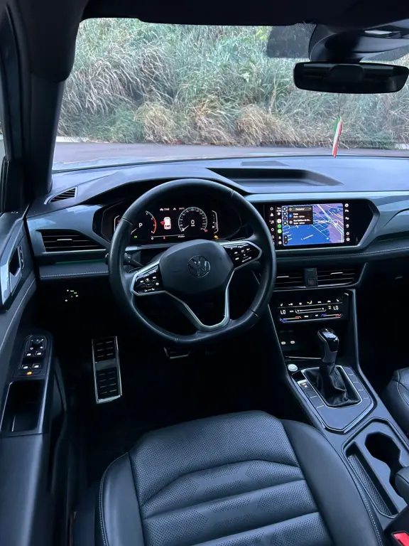 VOLKSWAGEN Taos - Foto