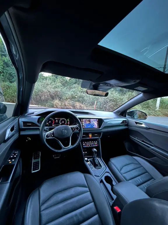 VOLKSWAGEN Taos - Foto