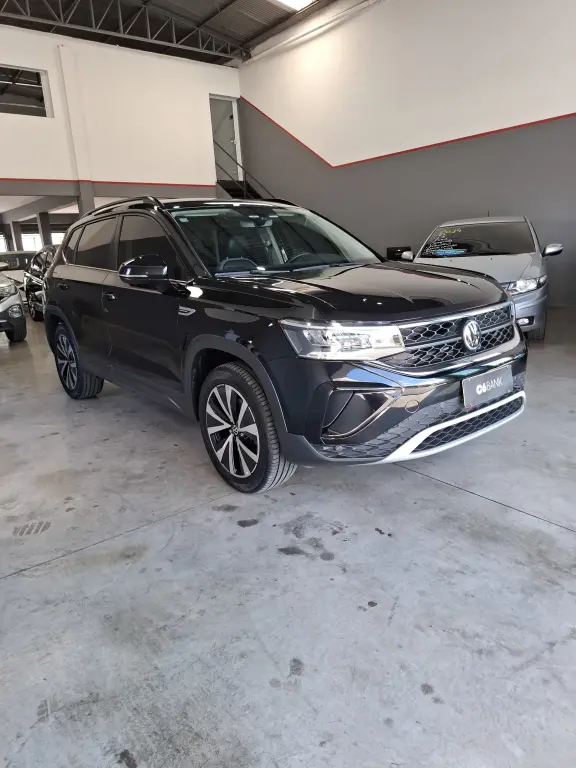 VOLKSWAGEN Taos - Foto