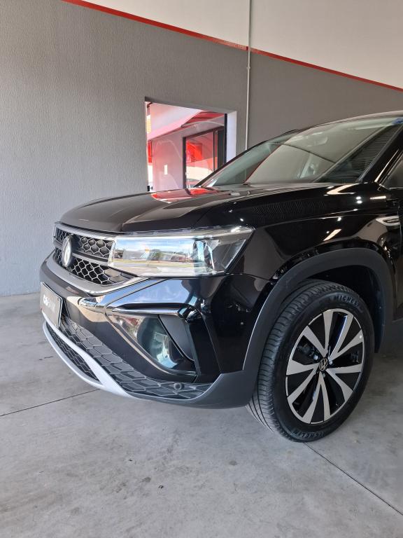 VOLKSWAGEN Taos - Foto