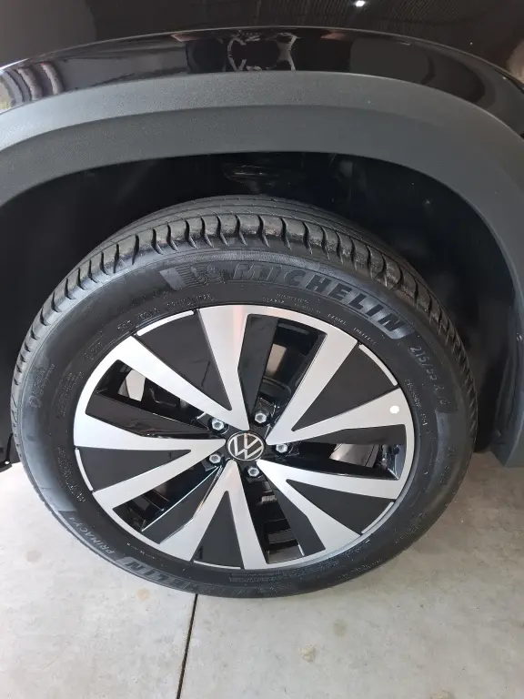VOLKSWAGEN Taos - Foto