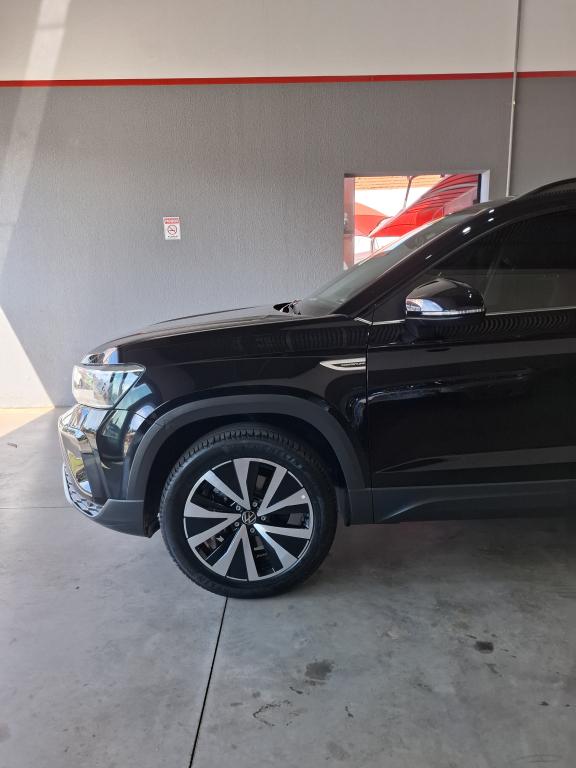 VOLKSWAGEN Taos - Foto
