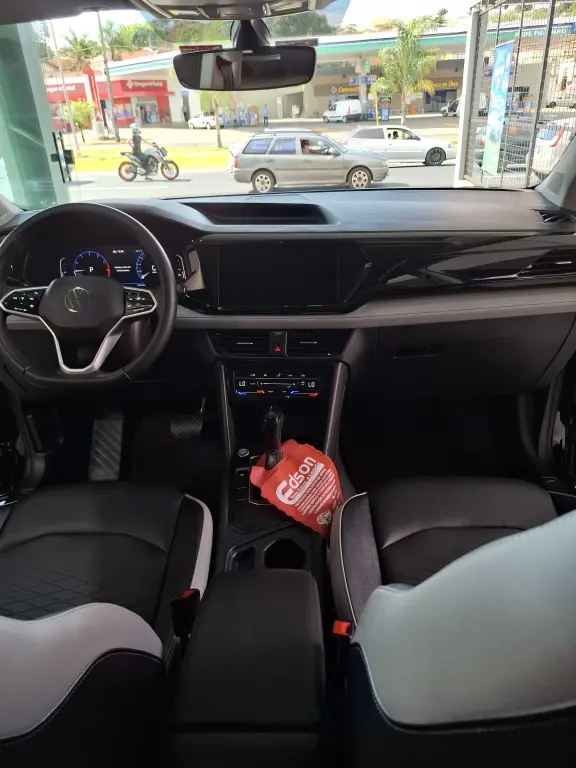VOLKSWAGEN Taos - Foto