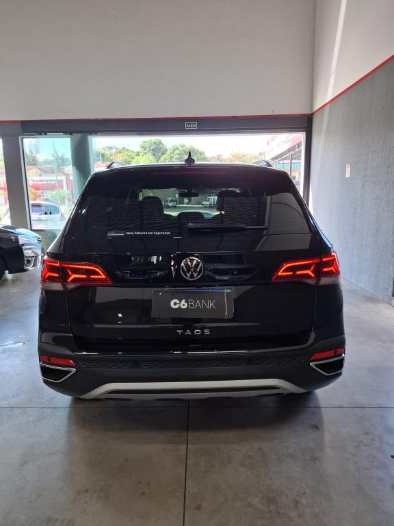 VOLKSWAGEN Taos - Foto