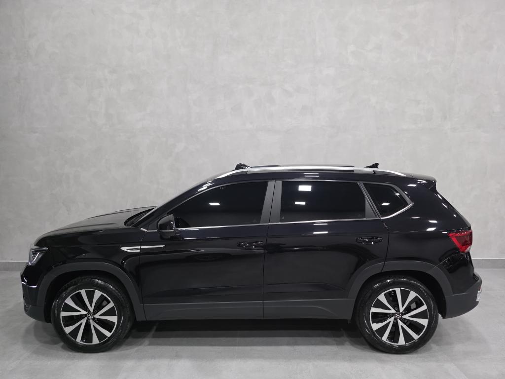 VOLKSWAGEN Taos - Foto
