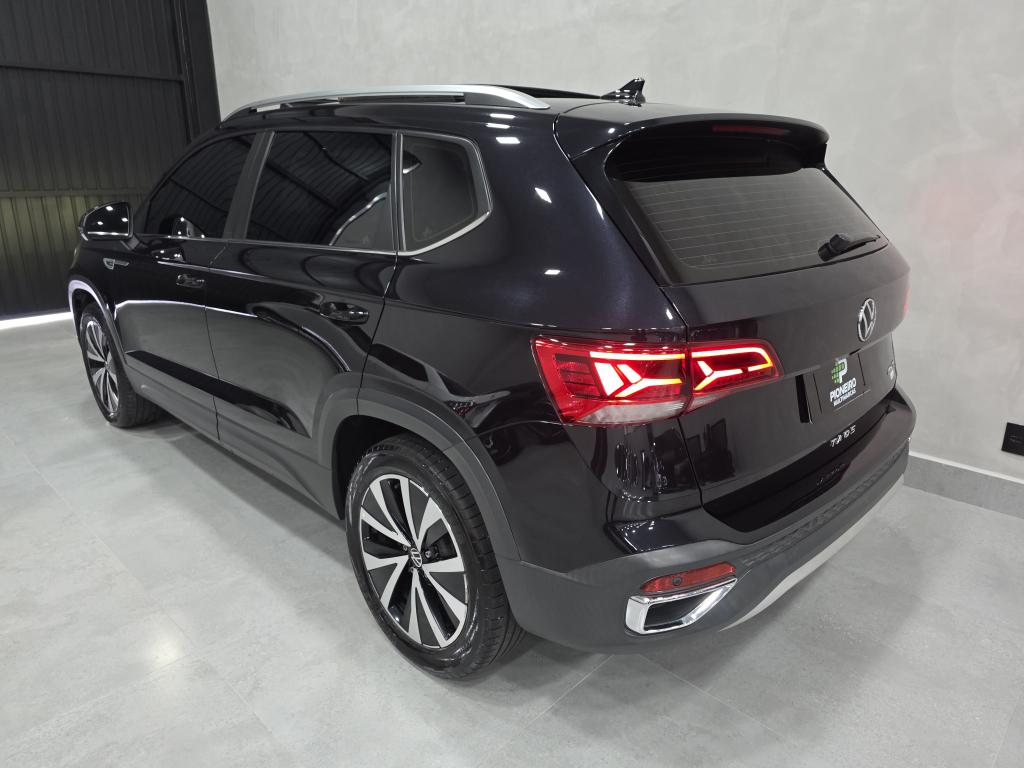 VOLKSWAGEN Taos - Foto