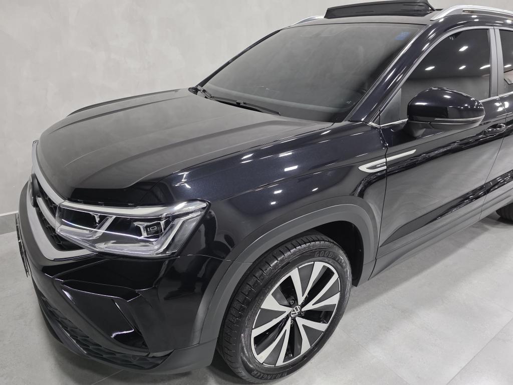 VOLKSWAGEN Taos - Foto