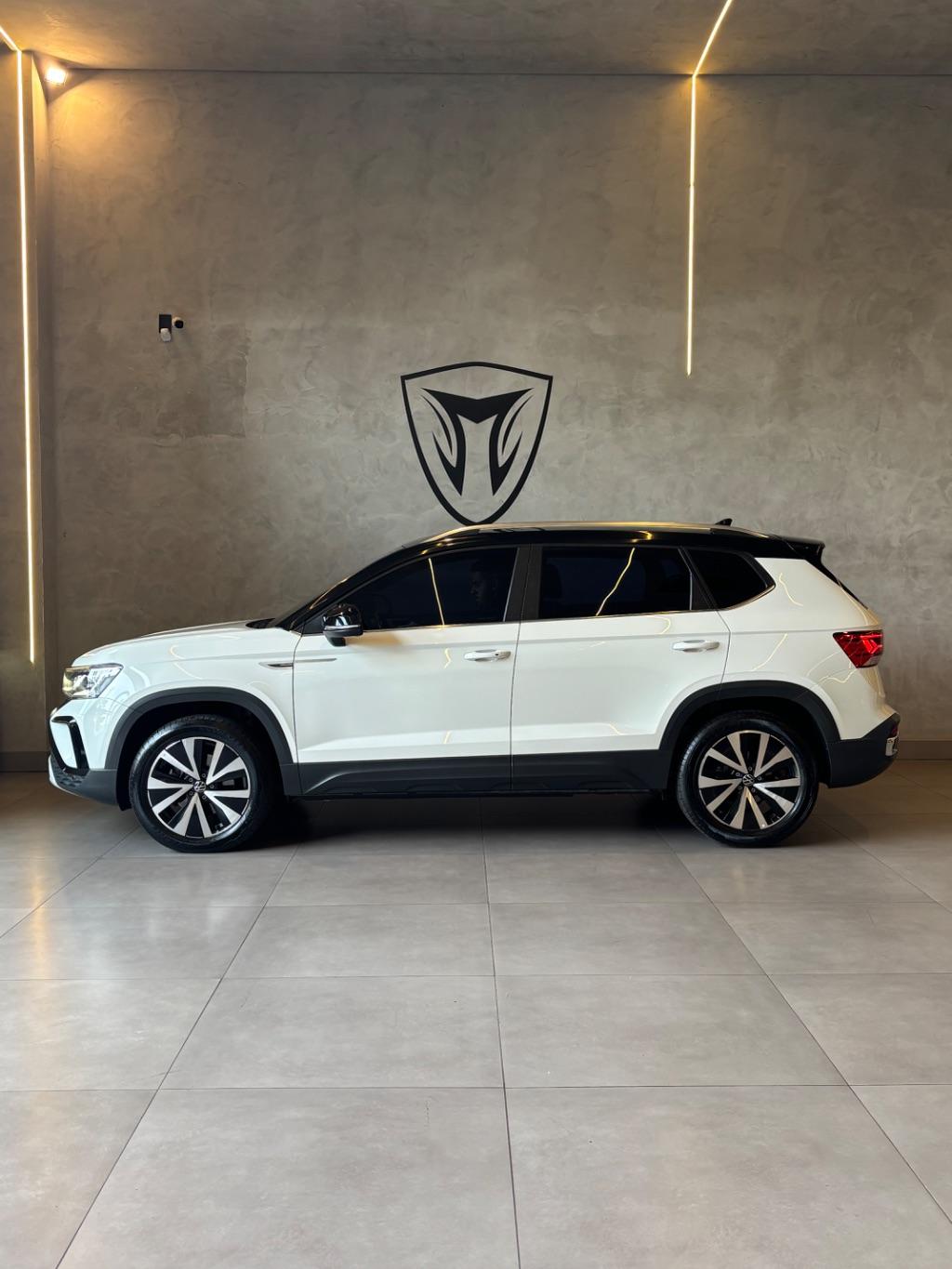 VOLKSWAGEN Taos - Foto