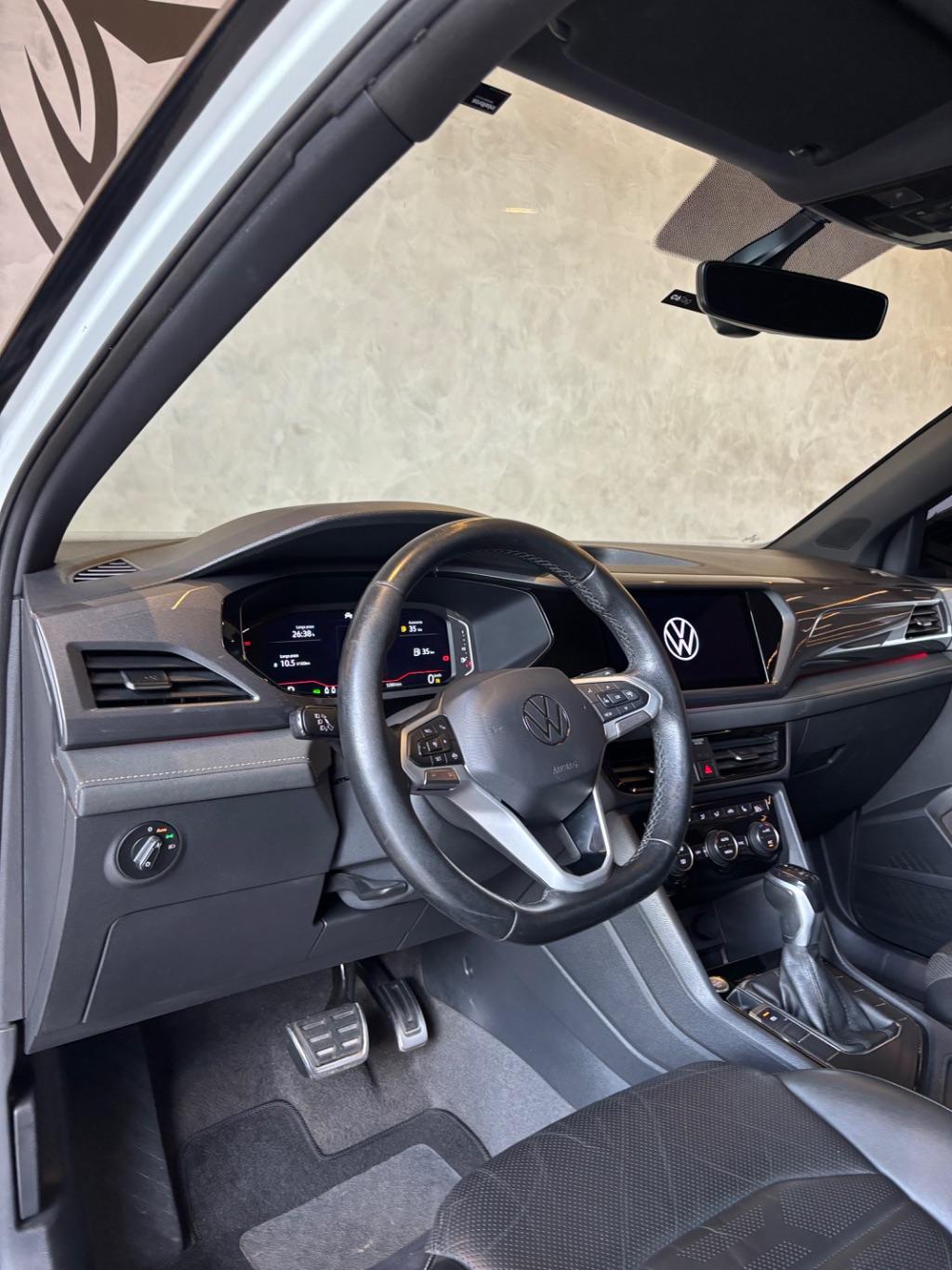 VOLKSWAGEN Taos - Foto