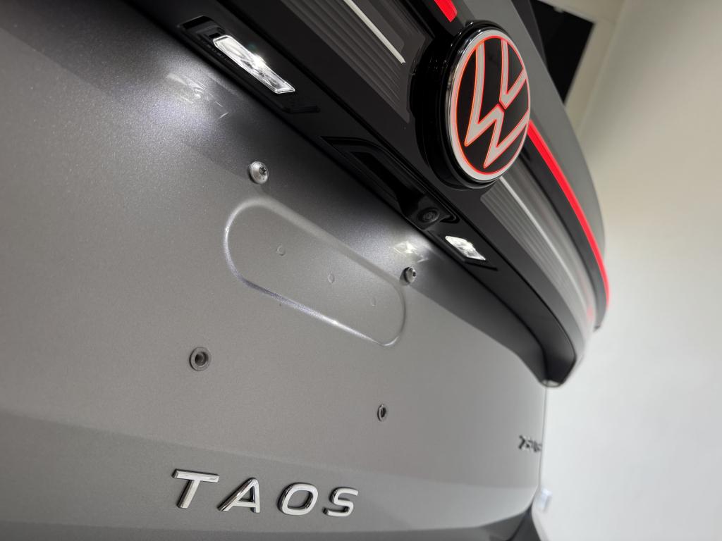 VOLKSWAGEN Taos - Foto
