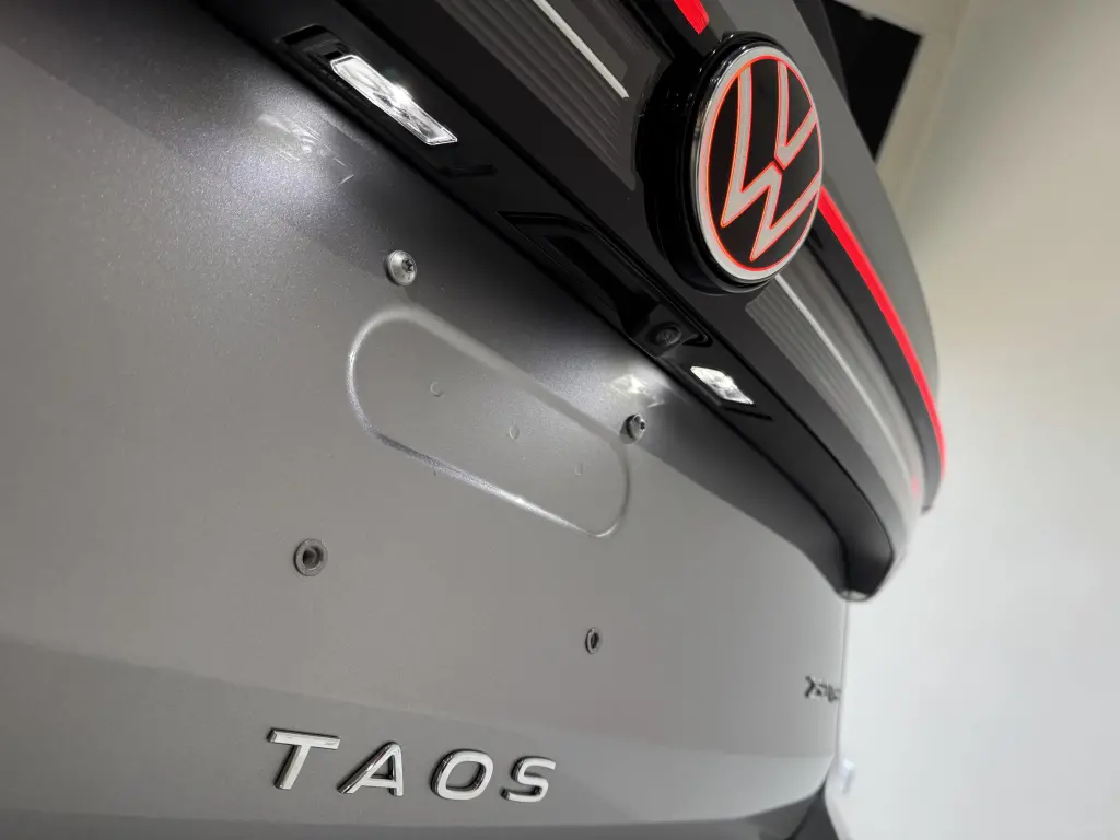 VOLKSWAGEN Taos - Foto