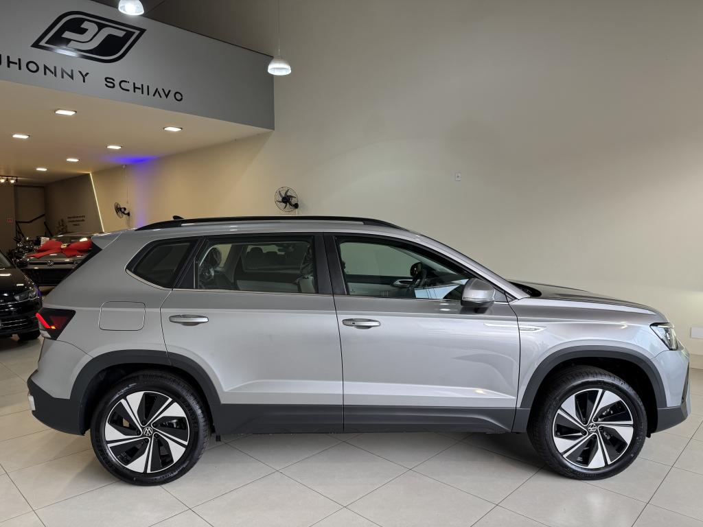 VOLKSWAGEN Taos - Foto