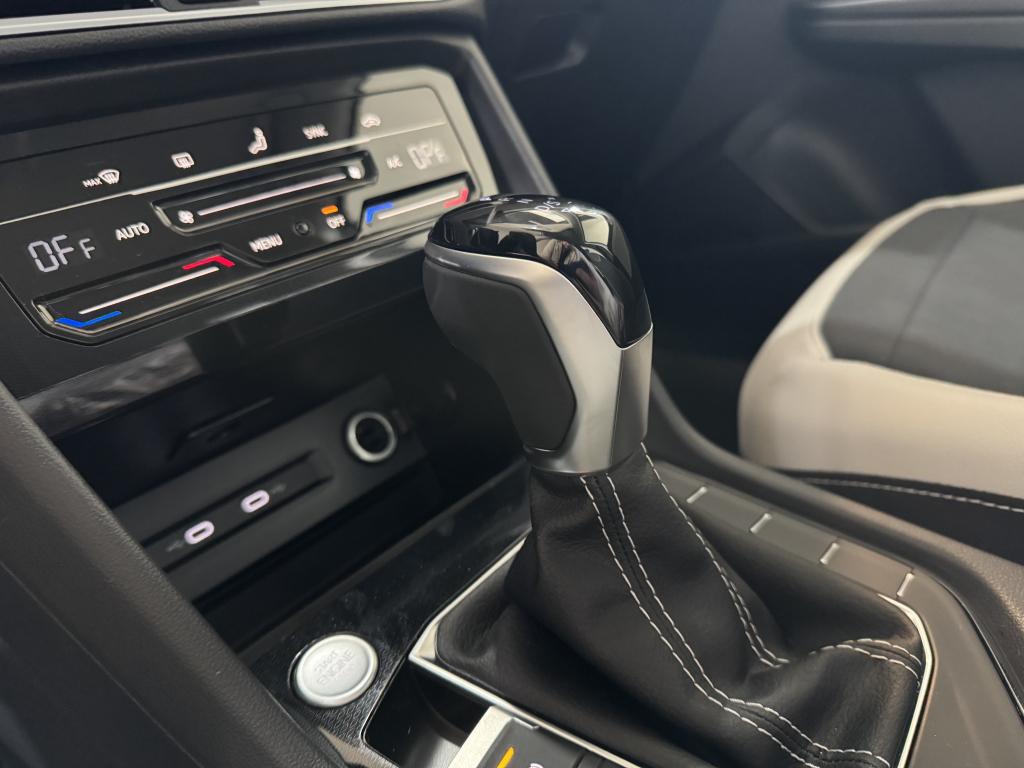 VOLKSWAGEN Taos - Foto