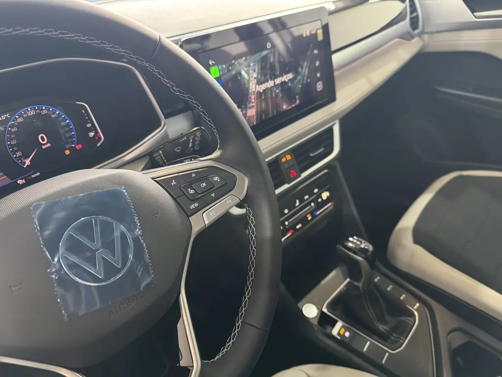 VOLKSWAGEN Taos - Foto