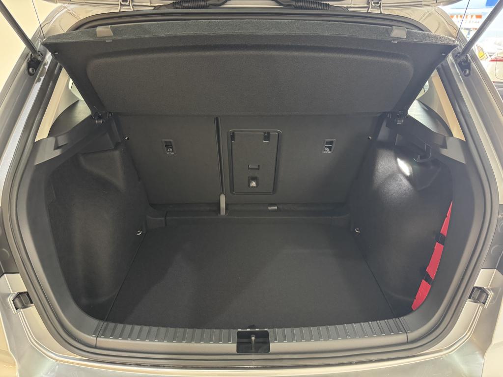 VOLKSWAGEN Taos - Foto